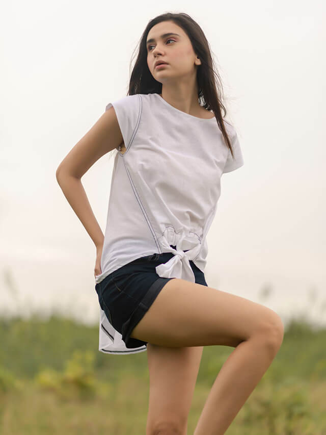 Sassystripes white high low knot top