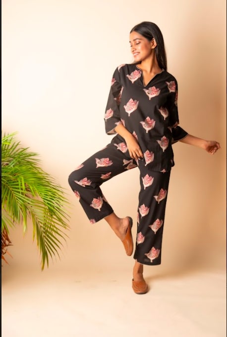 Cotton night suit black print